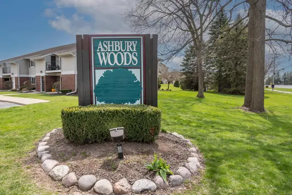 N110W16867 Ashbury CIRCLE #3, Germantown, WI 53022