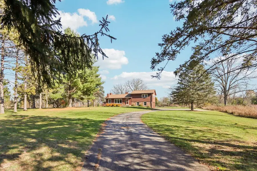 W398N8740 Amber LANE, Ixonia, WI 53036 - Image #2