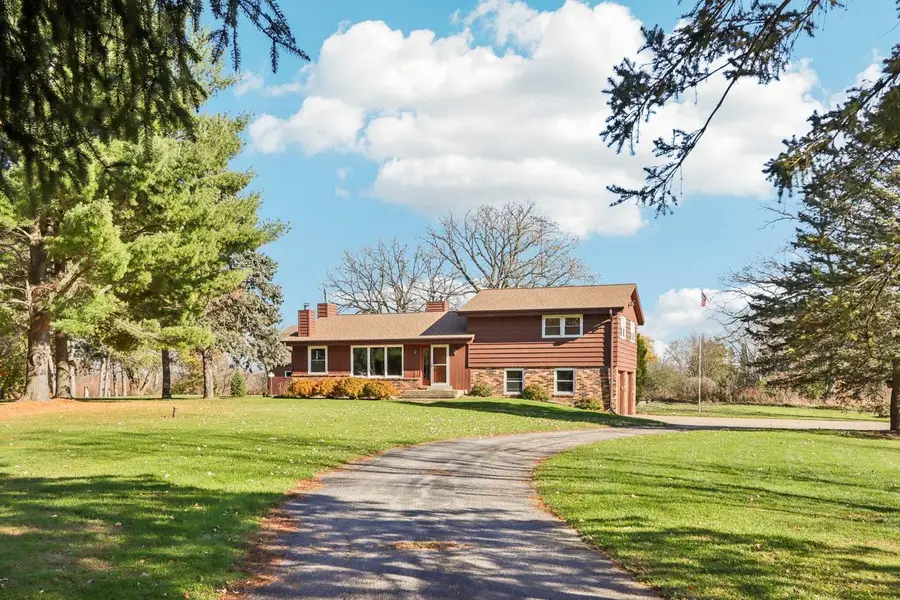 W398N8740 Amber LANE, Ixonia, WI 53036 - Image #3