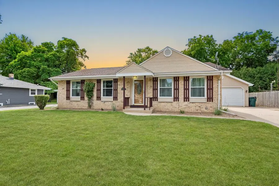 117 Judge DRIVE, Saukville, WI 53080 - Image #3