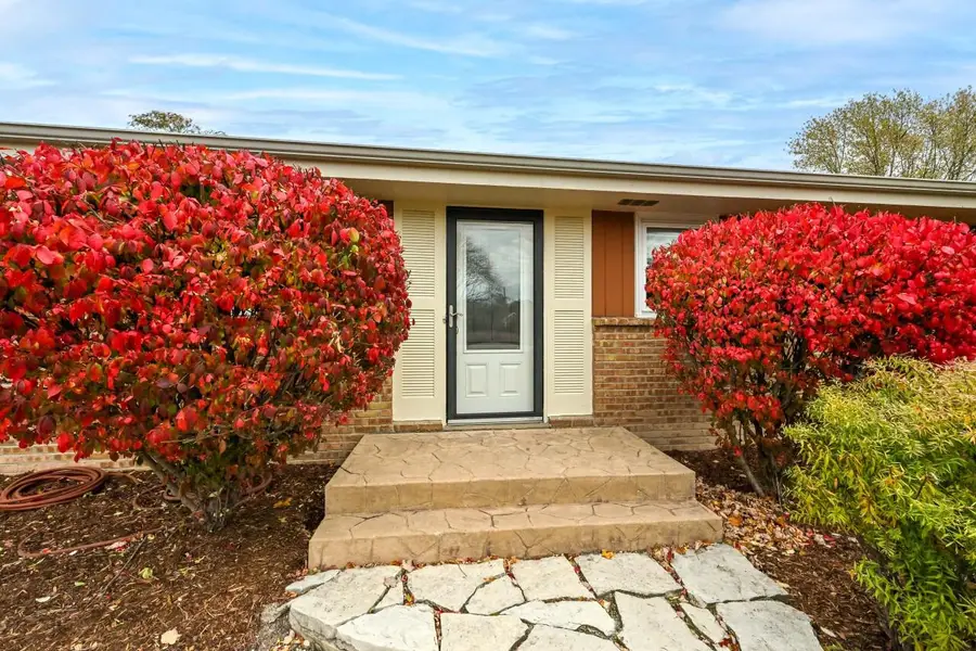 9032 N Regent ROAD, Bayside, WI 53217 - Image #2