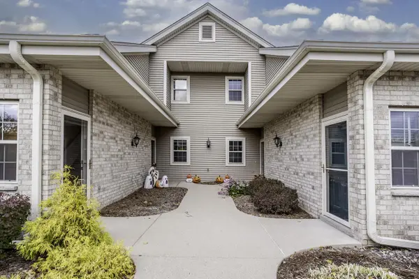 18520 Emerald CIRCLE #C, Brookfield, WI 53045