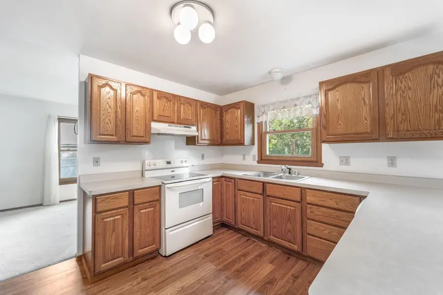 8110 S Verdev DRIVE, Oak Creek, WI 53154 - Image #2