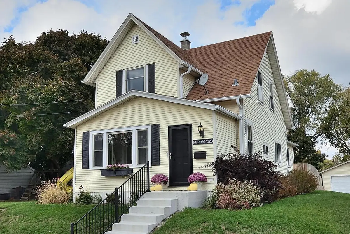 N89W16328 Cleveland AVENUE, Menomonee Falls, WI 53051 - Image #1