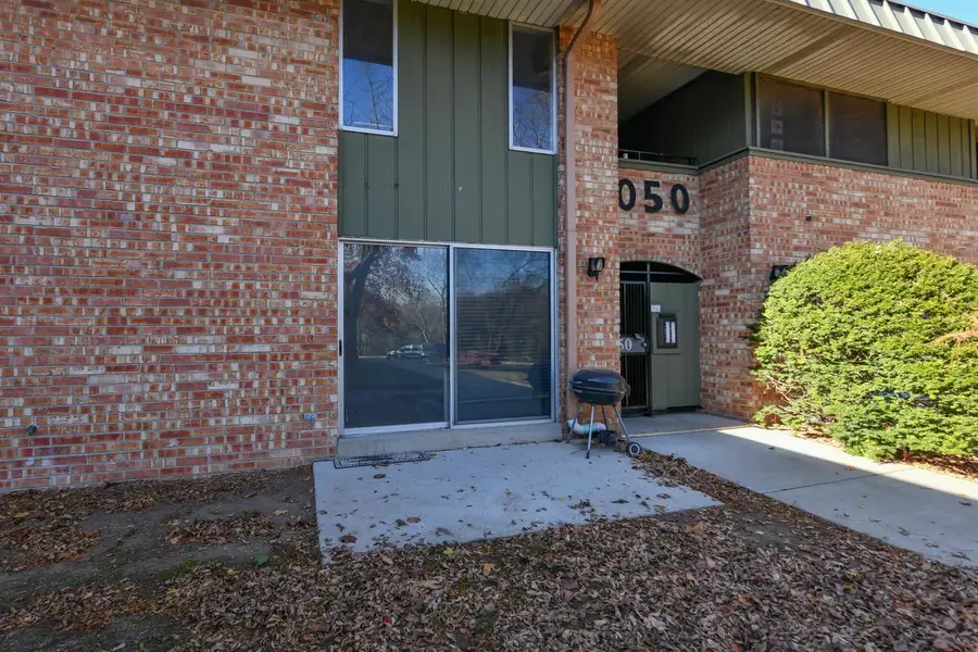 4050 W Rivers Edge CIRCLE #1, Brown Deer, WI 53209 - Image #2