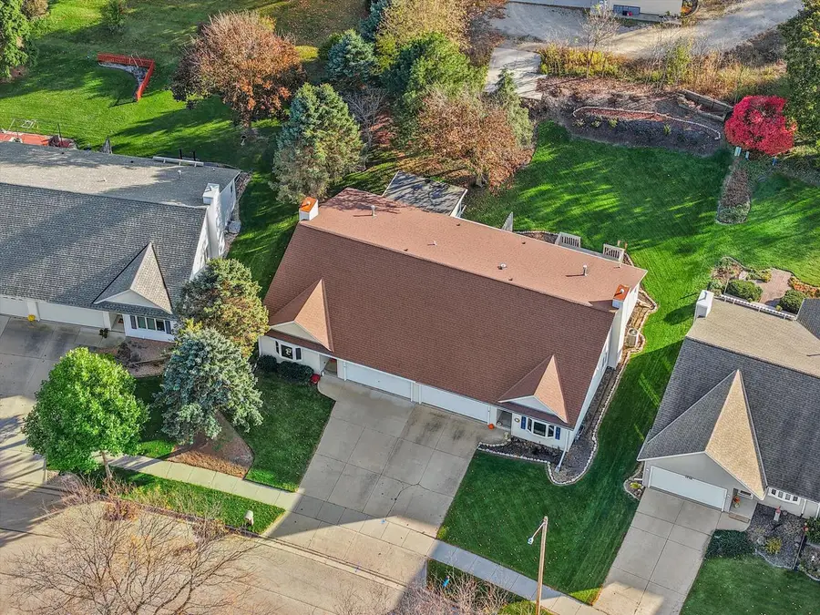 1707 Eden DRIVE, West Bend, WI 53095 - Image #3