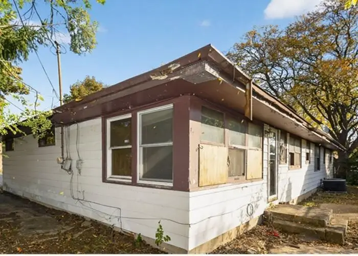 7009 W Lancaster AVENUE, Milwaukee, WI 53218 - Image #3