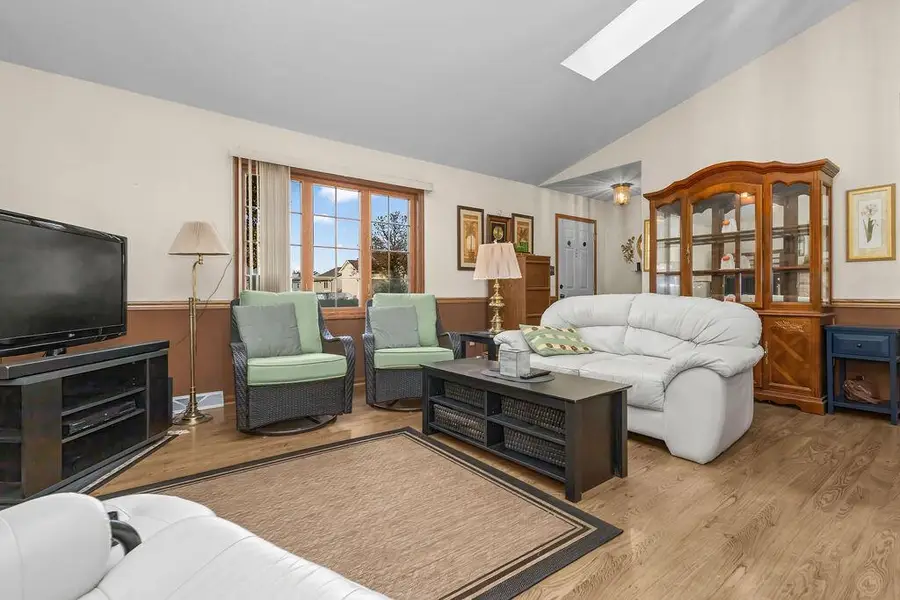 1003 W Finch LANE, Oak Creek, WI 53154 - Image #3