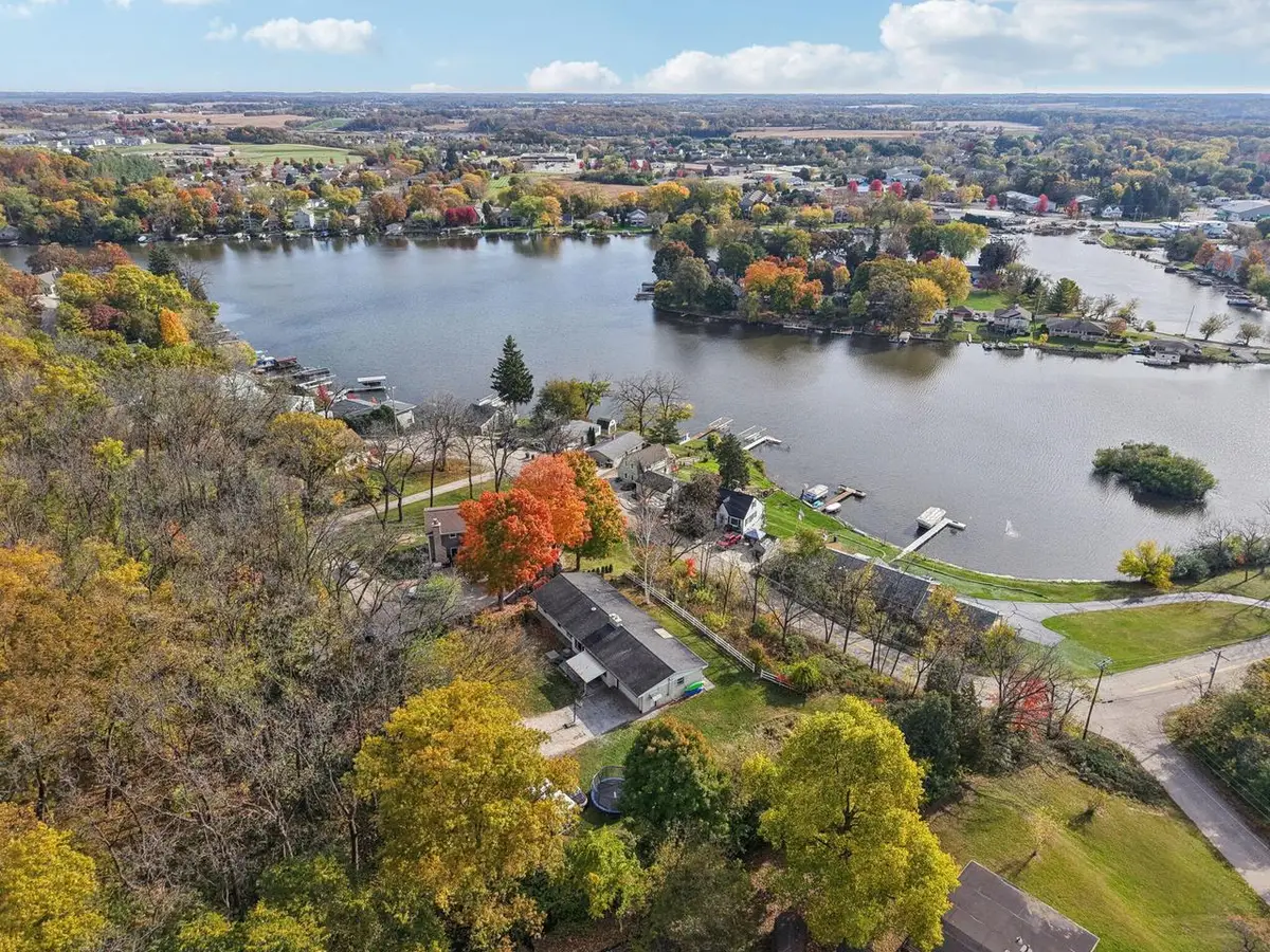 150 Riverside DRIVE, Waterford, WI 53185 - #1