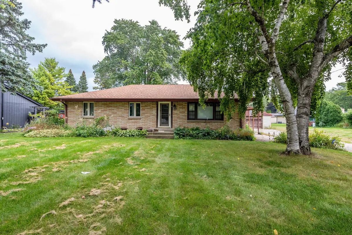 8974 S Chicago ROAD, Oak Creek, WI 53154 - Image #1
