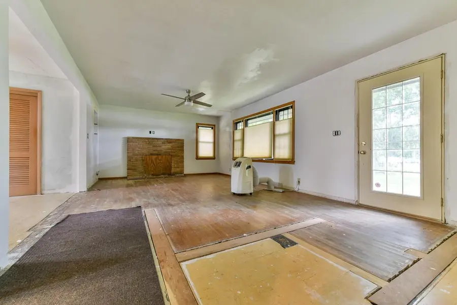 8974 S Chicago ROAD, Oak Creek, WI 53154 - Image #3