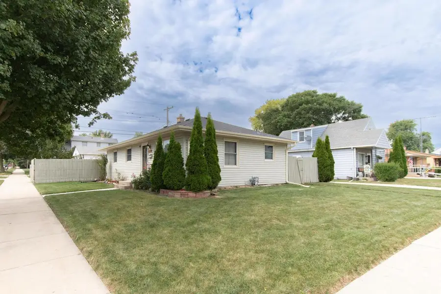 2400 Romayne AVENUE, Racine, WI 53404 - Image #2