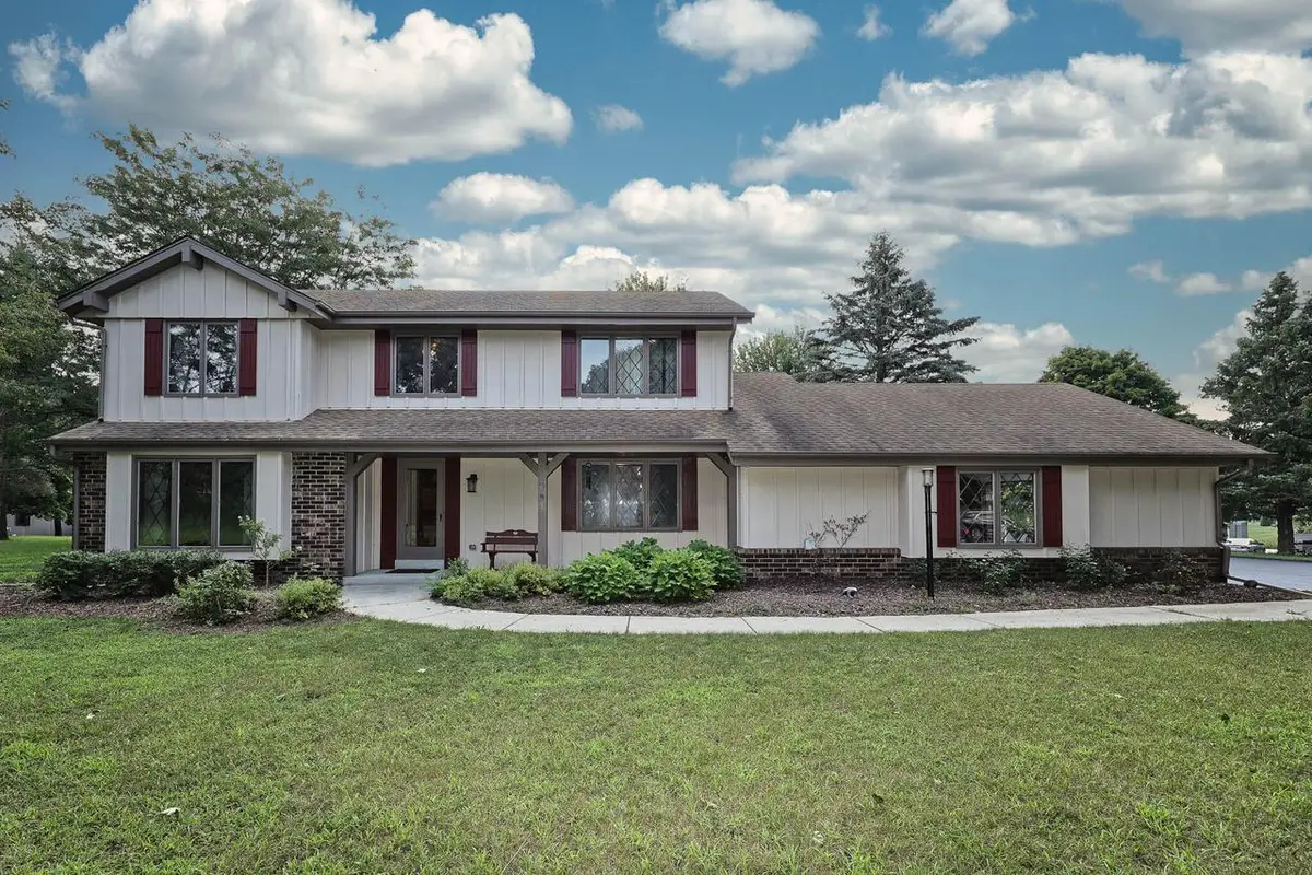 S14W31855 High Meadow LANE, Delafield, WI 53018 - Image #1