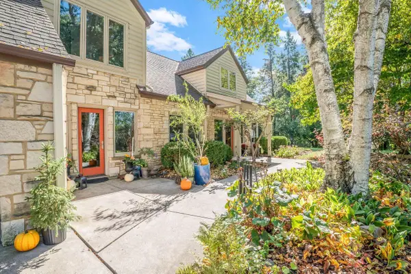 11516 N Spring AVENUE, Mequon, WI 53092