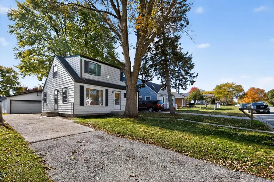 615 Blake AVENUE, South Milwaukee, WI 53172 - Image #2