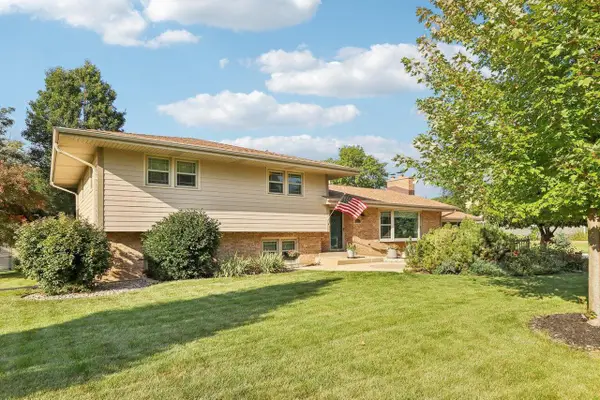 15300 Fieldstone DRIVE, Brookfield, WI 53005