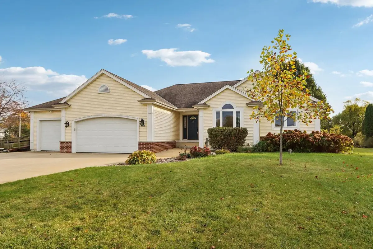 6802 Sandy LANE, Waterford, WI 53185 - Image #1