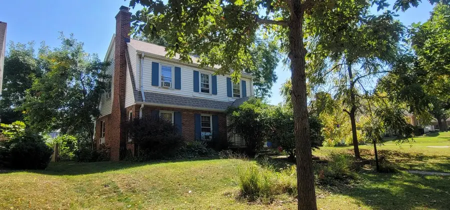 4623 W Midland DRIVE, Greenfield, WI 53219 - Image #3