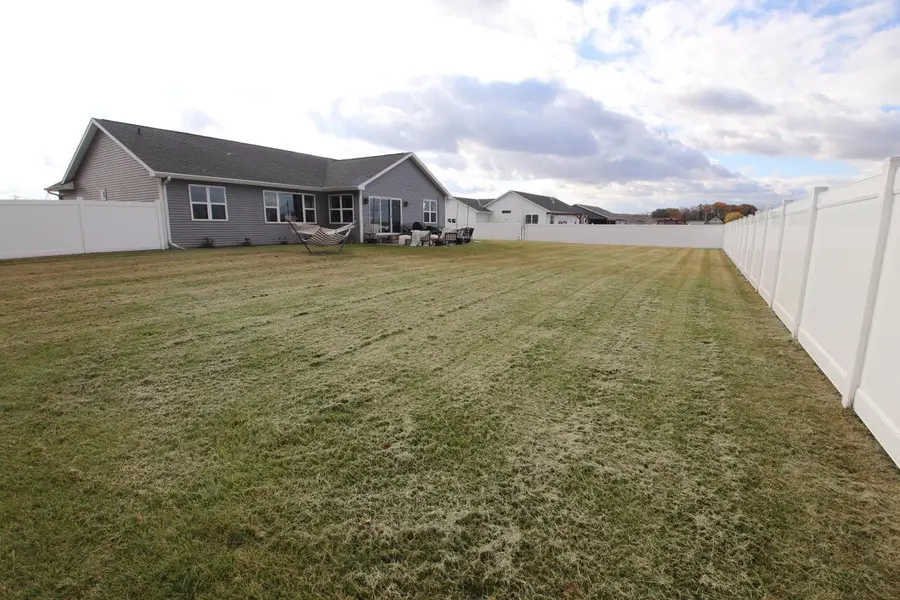 536 Deerview DRIVE, Reedsville, WI 54230 - Image #2