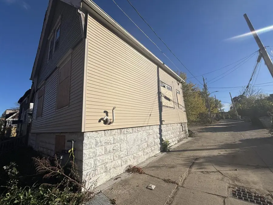 3813 W Wright STREET, Milwaukee, WI 53210 - Image #2