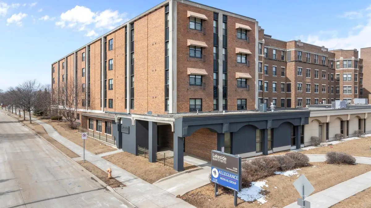 1120 E Parkway AVENUE, Oshkosh, WI 54901 - Image #1