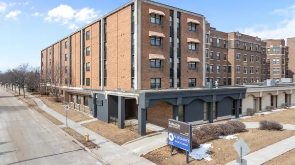 1120 E Parkway AVENUE, Oshkosh, WI 54901