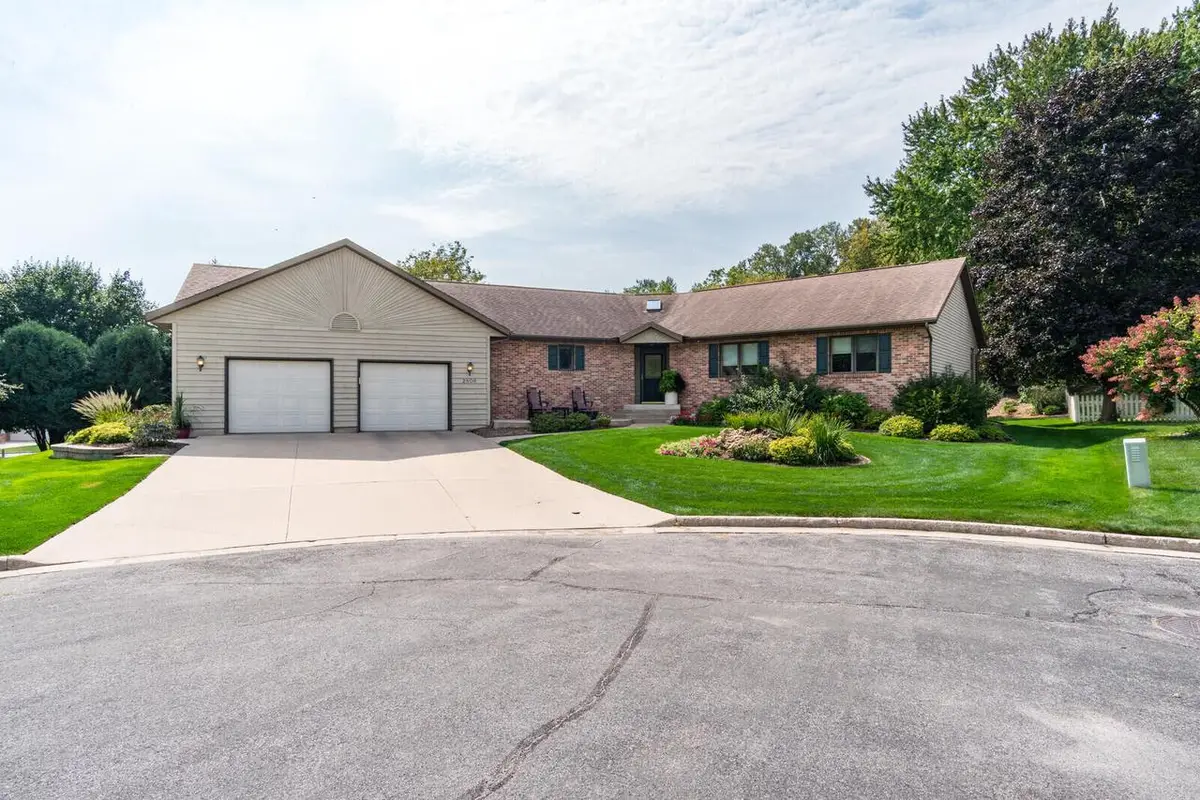 2808 Aster PLACE, Onalaska, WI 54650 - Image #1