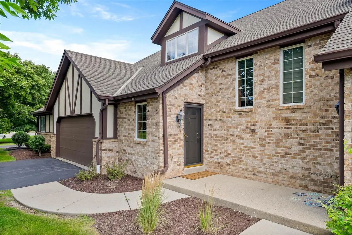 920 Oakwood LANE #B, Brookfield, WI 53045 - Image #1