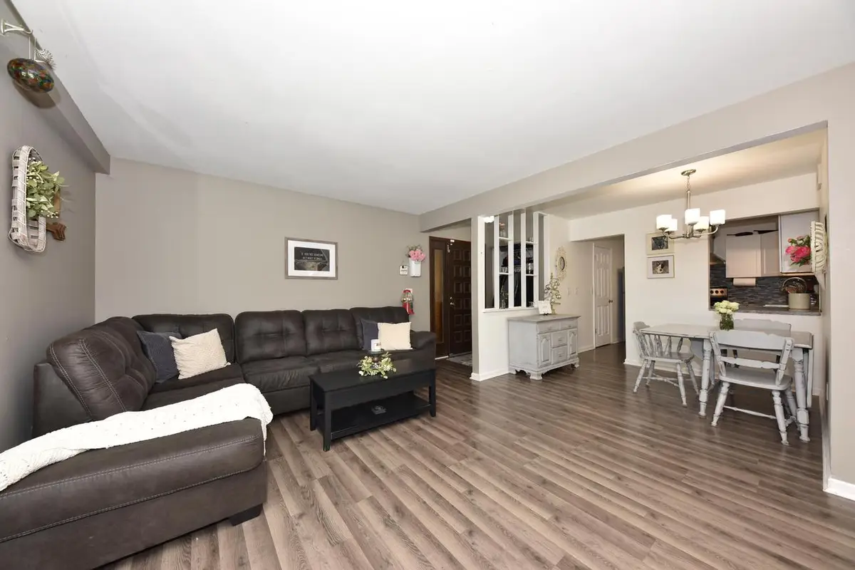 8643 N Servite DRIVE #112, Milwaukee, WI 53223 - Image #1