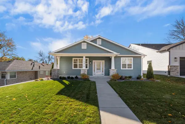 10915 W Wisconsin AVENUE, Wauwatosa, WI 53226