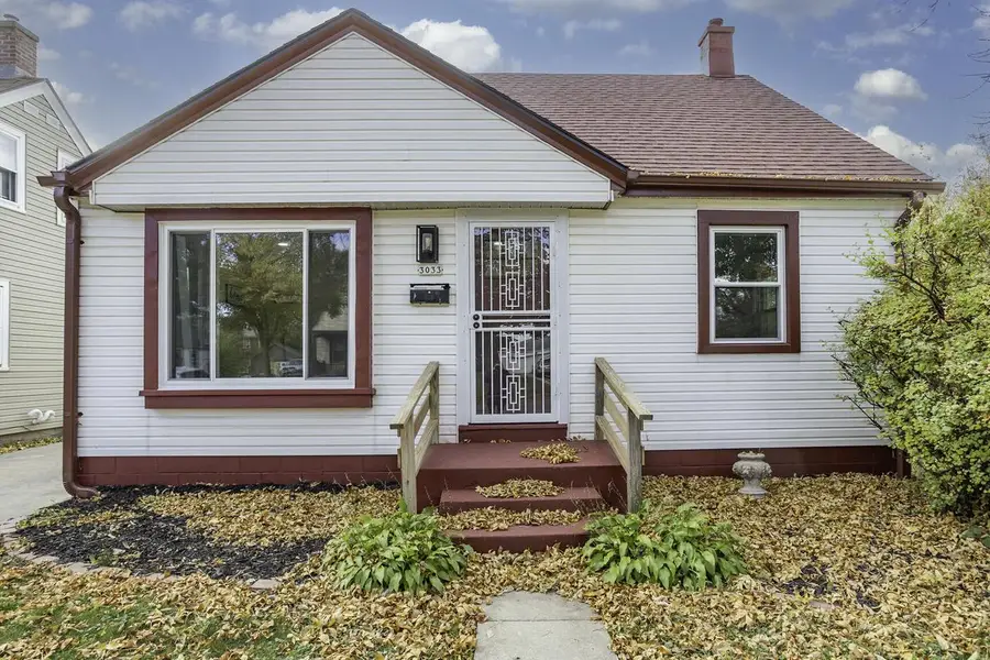 3033 W Eggert PLACE, Milwaukee, WI 53209 - Image #2
