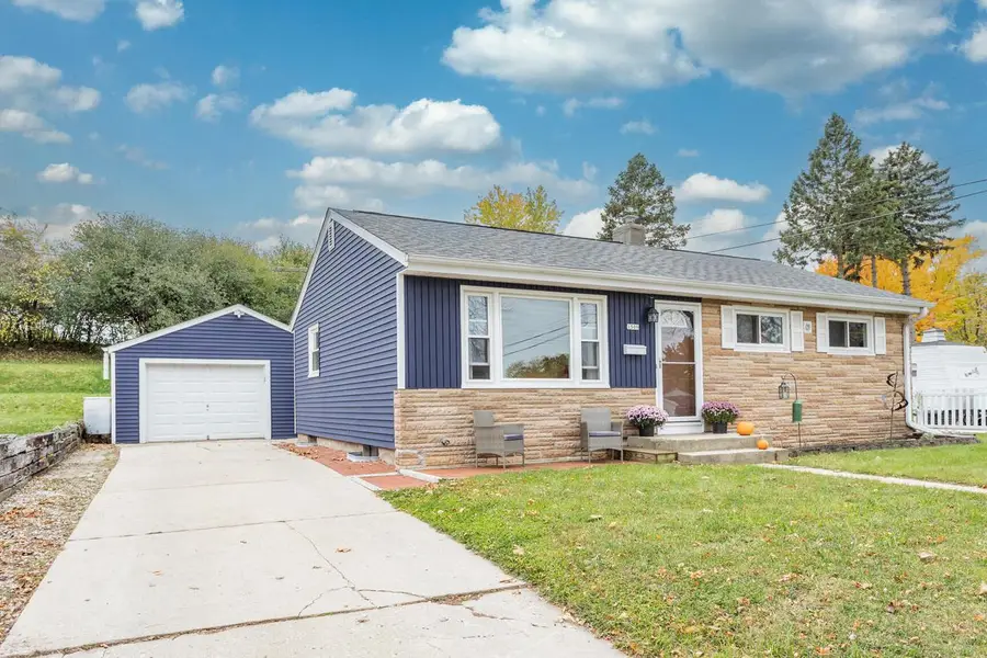 1509 Aldoro DRIVE, Waukesha, WI 53188 - Image #2