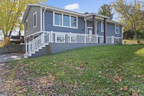 S47W24821 Lawnsdale ROAD, Waukesha, WI 53189