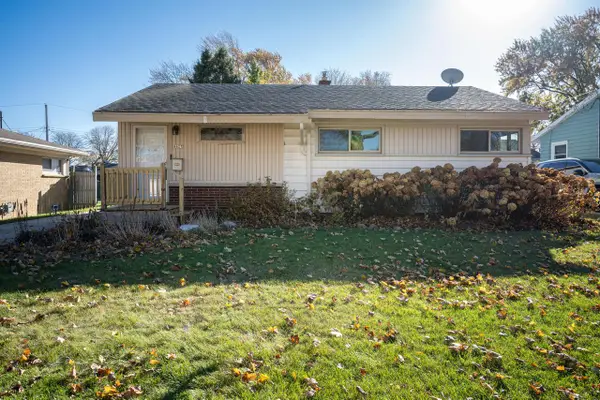 8627 W Ruby AVENUE, Milwaukee, WI 53225