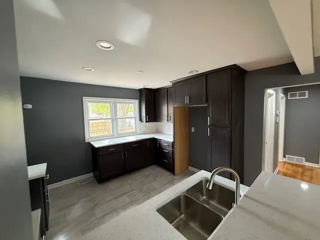 8133 W Herbert AVENUE, Milwaukee, WI 53218 - Image #3