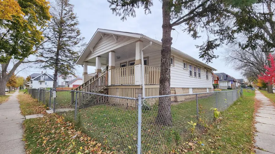3733 W Fairmount AVENUE, Milwaukee, WI 53209 - #2