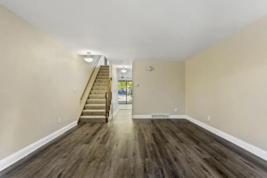 6112 W Port AVENUE, Milwaukee, WI 53223 - Image #2