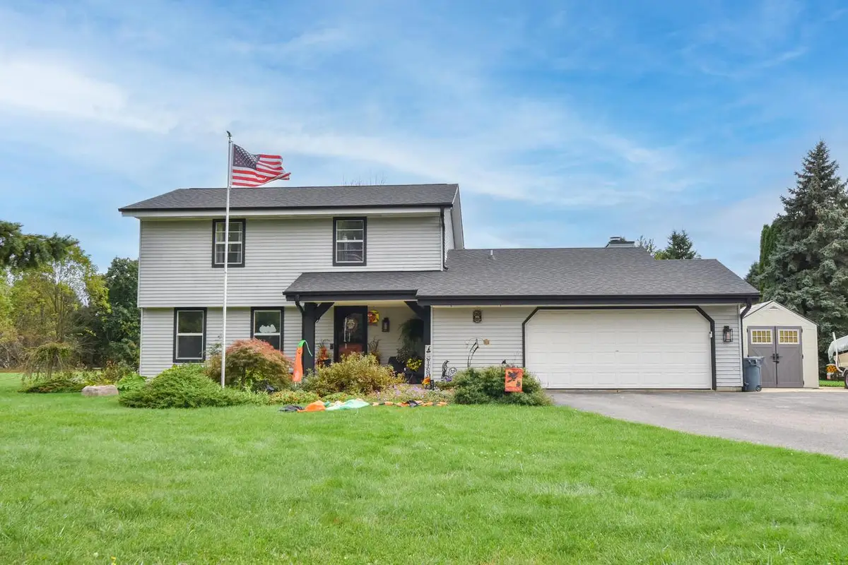 N67W33863 Loghouse COURT, Oconomowoc, WI 53066 - Image #1