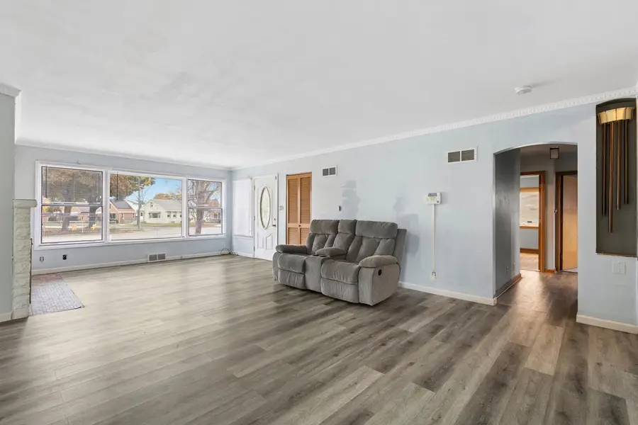 3405 W Lakefield DRIVE, Milwaukee, WI 53215 - Image #2