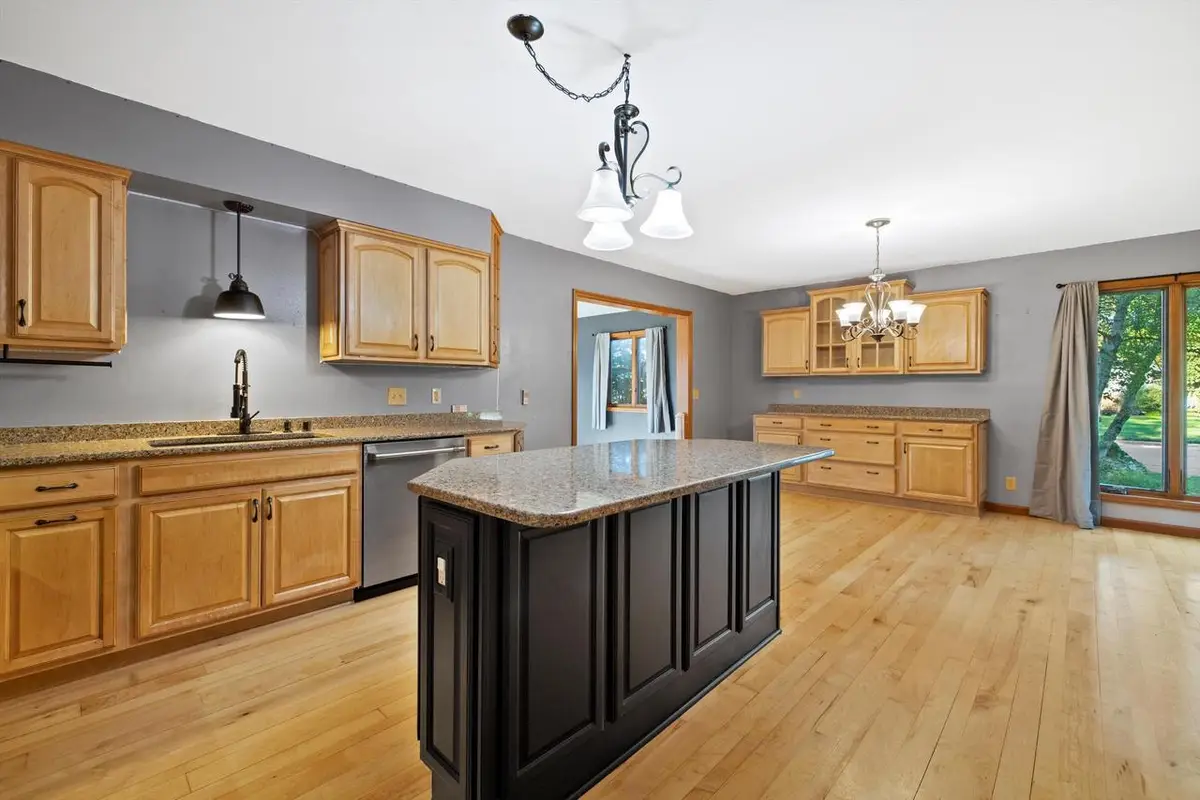 465 Dena CIRCLE, Racine, WI 53402 - Image #1