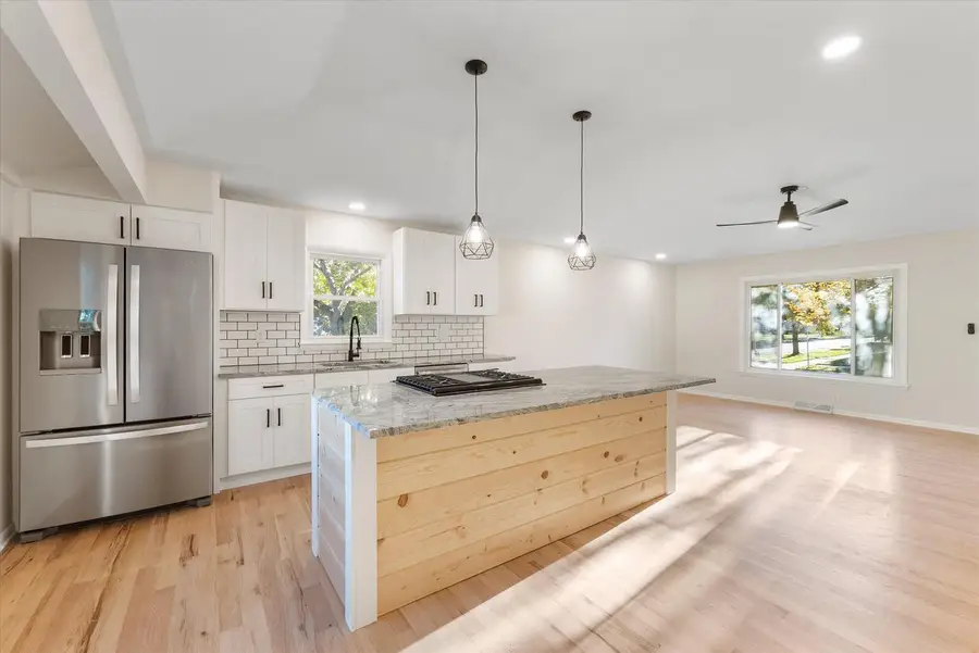 7295 W Cody CIRCLE, Milwaukee, WI 53223 - Image #2