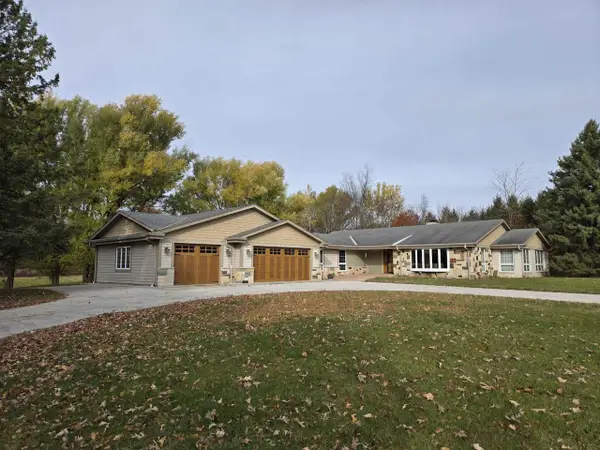 7200 Cork LANE, Hartford, WI 53027