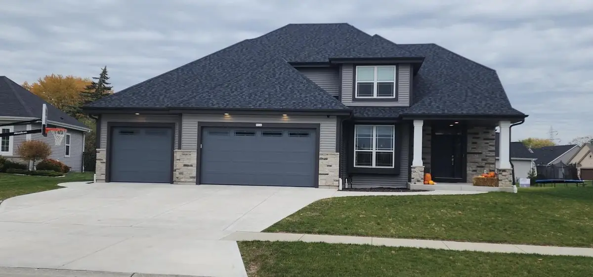 9334 S Arbor Creek DRIVE, Oak Creek, WI 53154 - Image #1