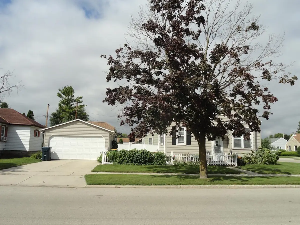 398 E 11TH STREET, Fond Du Lac, WI 54935 - Image #1