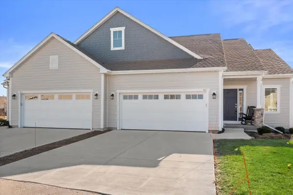 807 Bridlewood DRIVE #11, Hartford, WI 53027