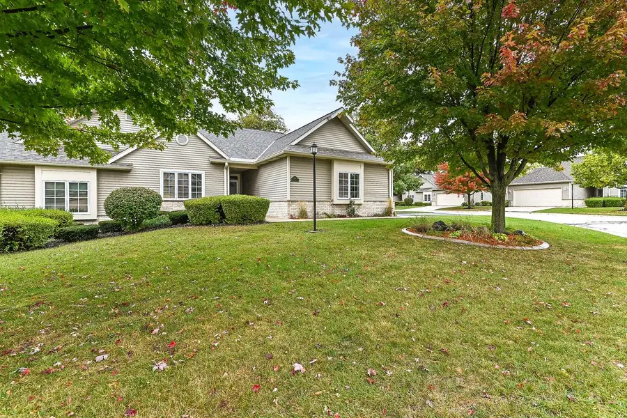 5332 S Butterfield WAY, Greenfield, WI 53221 - Image #2