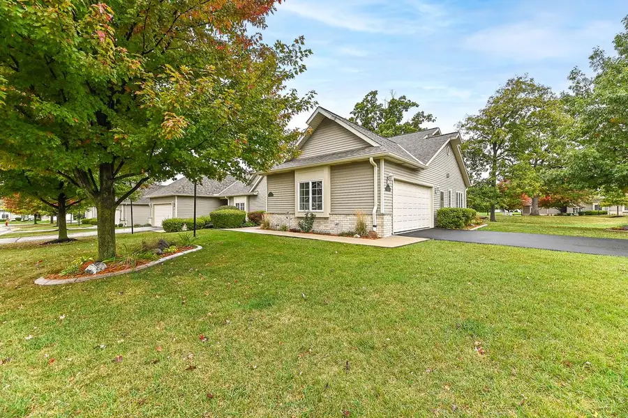 5332 S Butterfield WAY, Greenfield, WI 53221 - Image #3