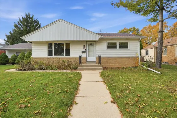 5629 N Bethmaur LANE, Glendale, WI 53209