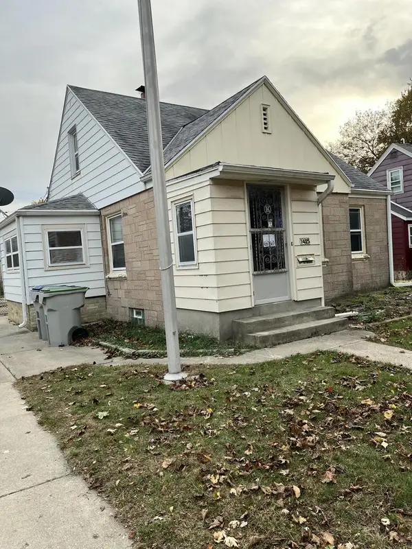 1425 E Van Beck AVENUE, Milwaukee, WI 53207