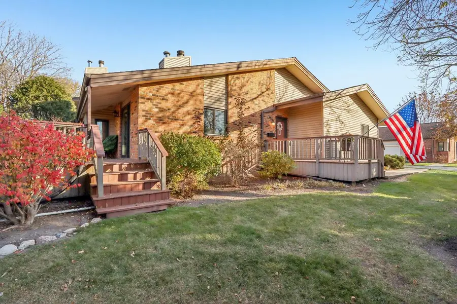 950 Pilgrim PARKWAY, Elm Grove, WI 53122 - Image #2